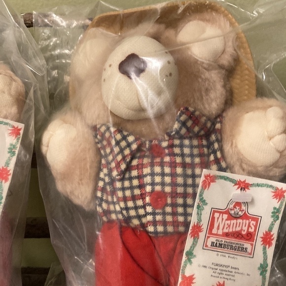 NEW IN PACKAGING! VINTAGE WENDY'S FURSKIN BEARS - Picture 3 of 13